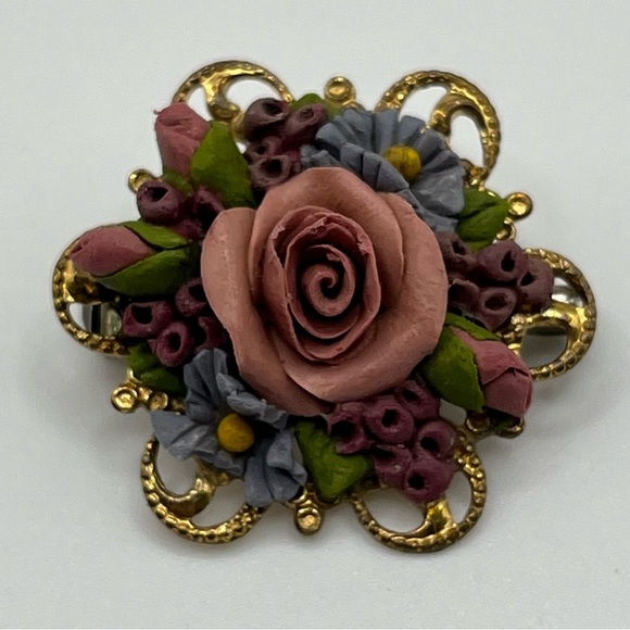 Vintage Floral Porcelain Rose Brooch Pin – Handcrafted Details - Picture 1 of 3